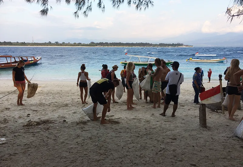 Start des Beach Cleanups nach guter Planung