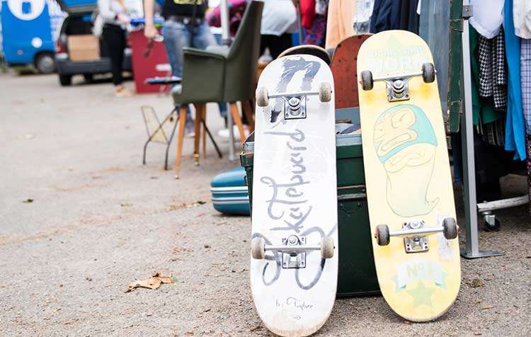 Skateboards auf dem Flohmarkt