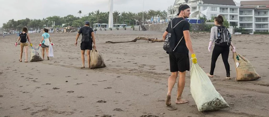 Beach CleanUp in Bali