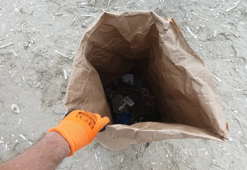 Plastikmüll CleanUp am Strand